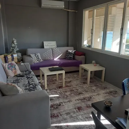 Апартаменты Quiet Family House With Sea View